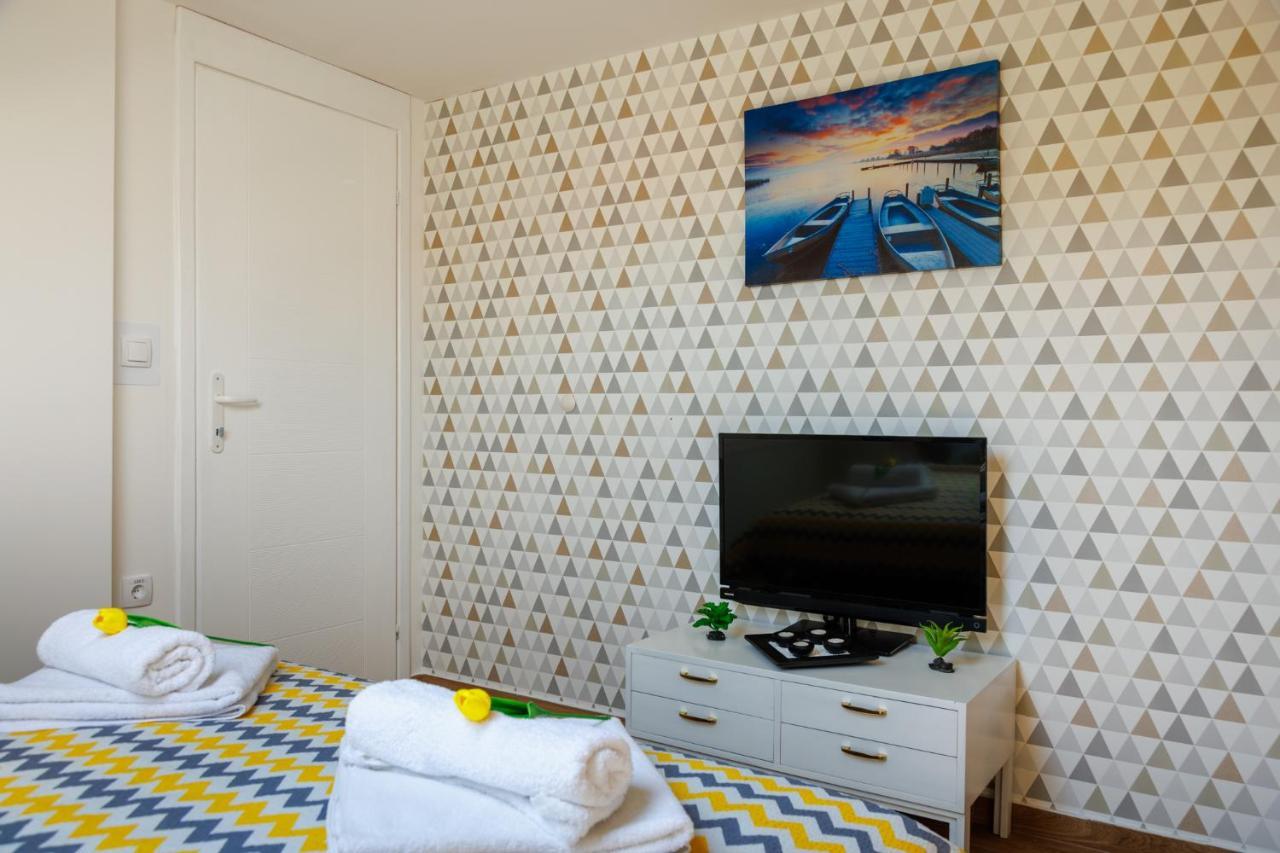 Apartmani Nina ゴルバッツ エクステリア 写真