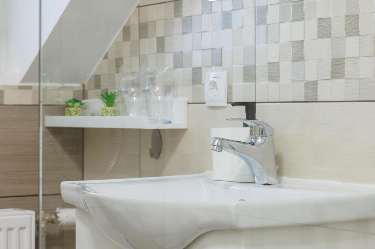 Apartmani Nina ゴルバッツ エクステリア 写真